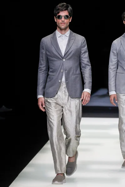 Look 14